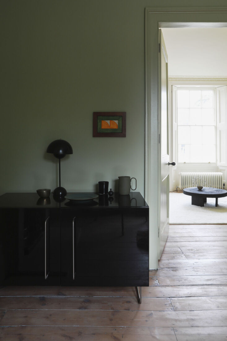 london based designer jill mcnair applied farrow & ball&#8\2\17;s cooki 18