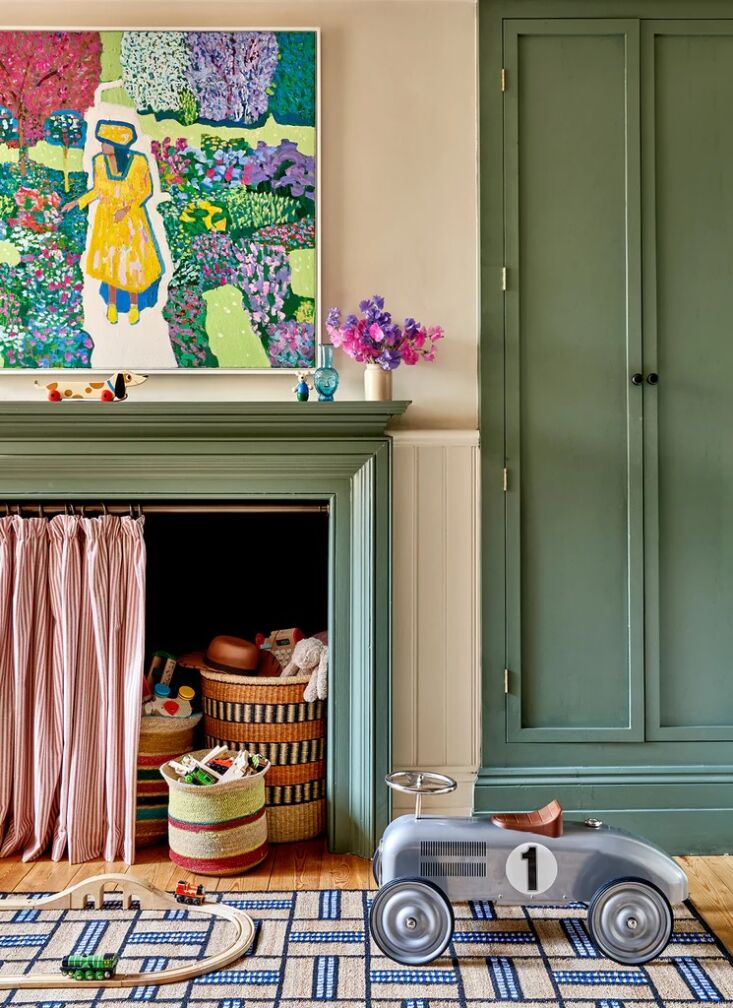 designer lonika chande used farrow & ball&#8\2\17;s breakfast room gree 24