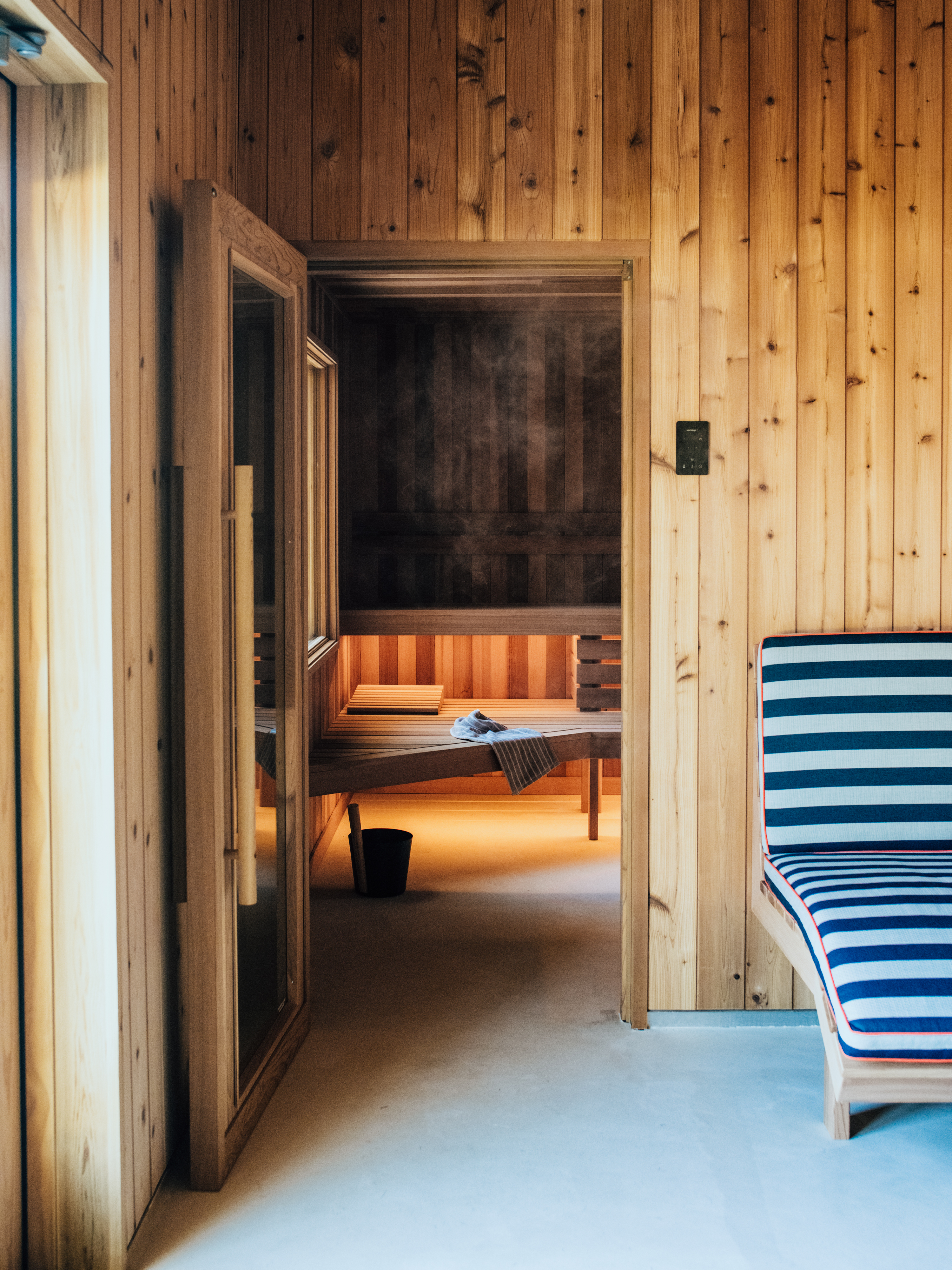 the pool house sauna. photograph by cole wilson. 30