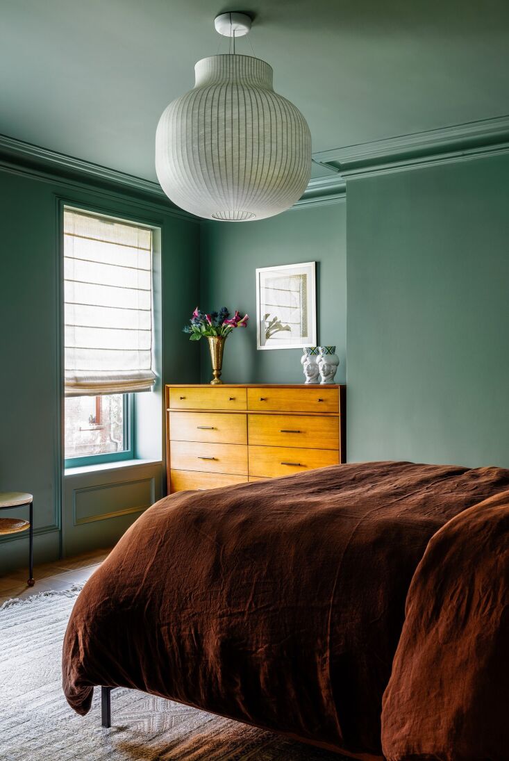 in the guest bedroom of a cobble hill townhouse by shapeless studio, the design 21