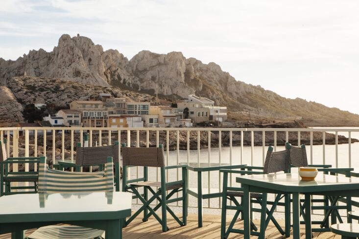 tuba is located in the fishing village of les goudes on the edge of calanques n 18