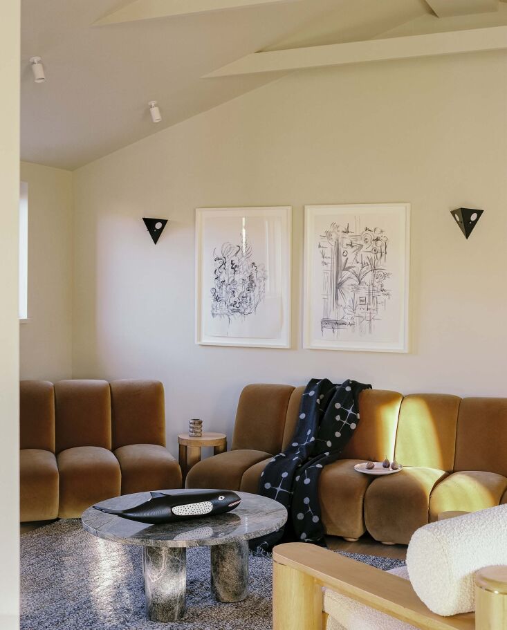 a similar marble table is the weaver coffee table at demarchelier; the sculptur 21