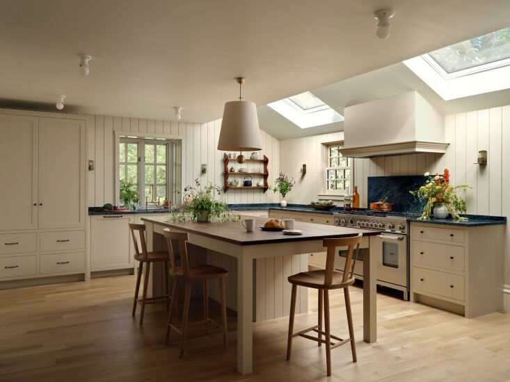 &#8\2\20;the kitchen directly connects to the living room and main point of 17