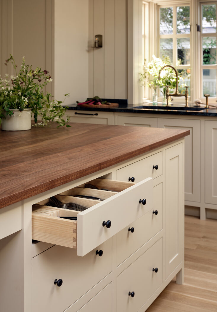 a detail of block brothers&#8\2\17; cabinetry: shaker inspired with a moder 23