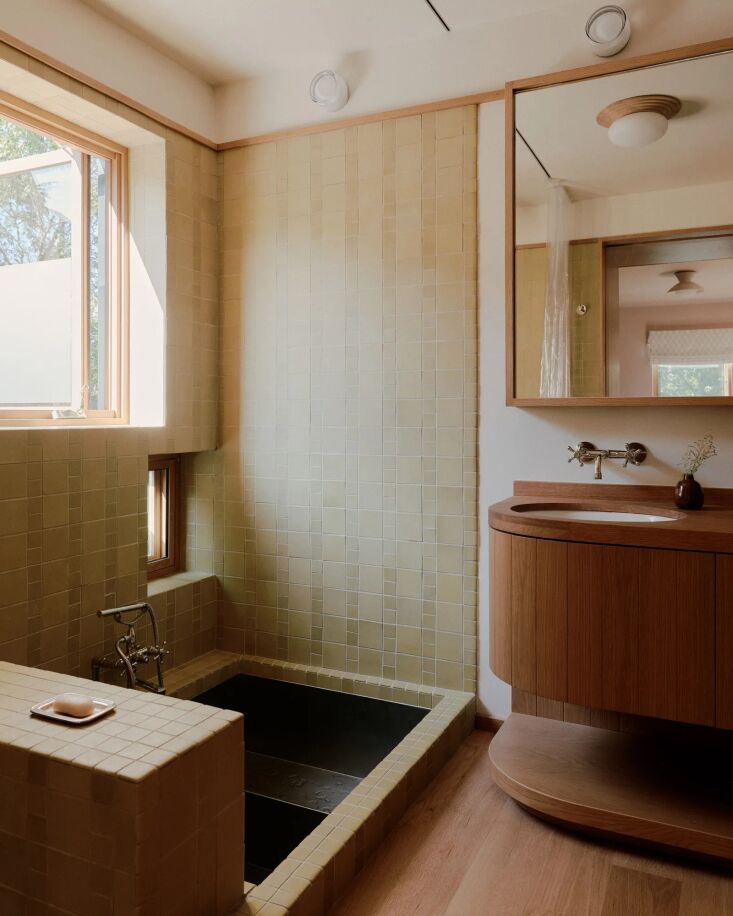 for a remodel of a bungalow in amangasett, ny, architecture firm general assemb 21