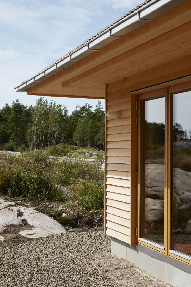 a detail of the façade and window frame. 28
