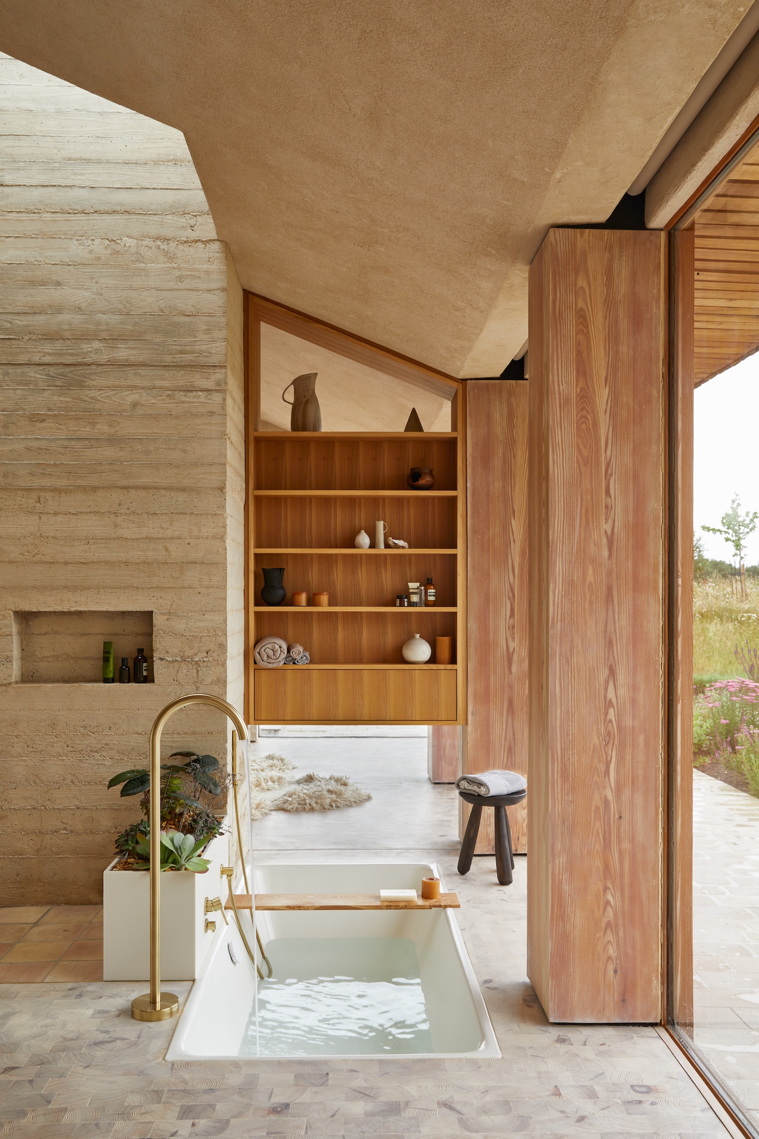 Sunken Baths: Our Favorite Examples of the Rising Bathroom Trend