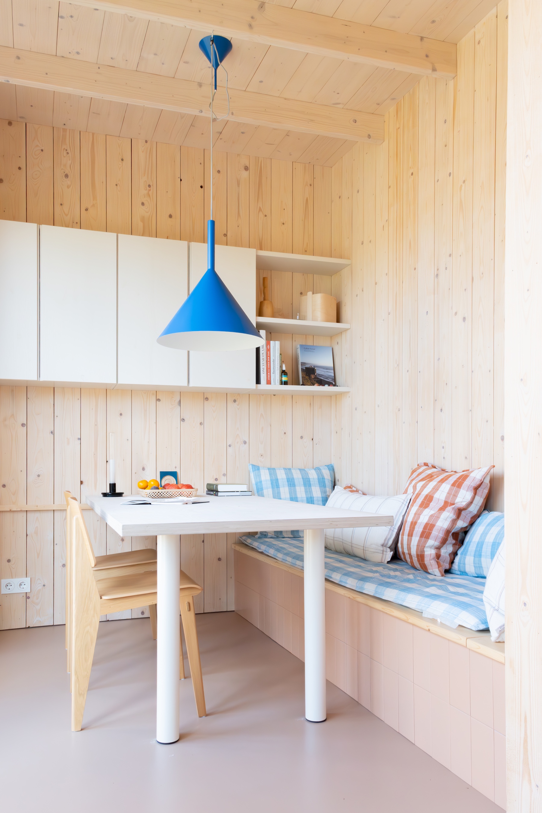 aron built their dining table and finished its bench with bathroom tile leftove 24