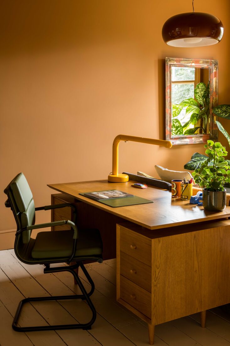 jessica williamson of bradley van der straeten prefers the archived color from 17