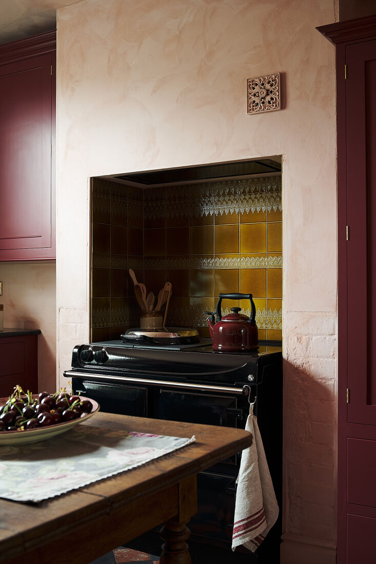 the pièce de resistance (and the theme that led the project): a backsplash of  19