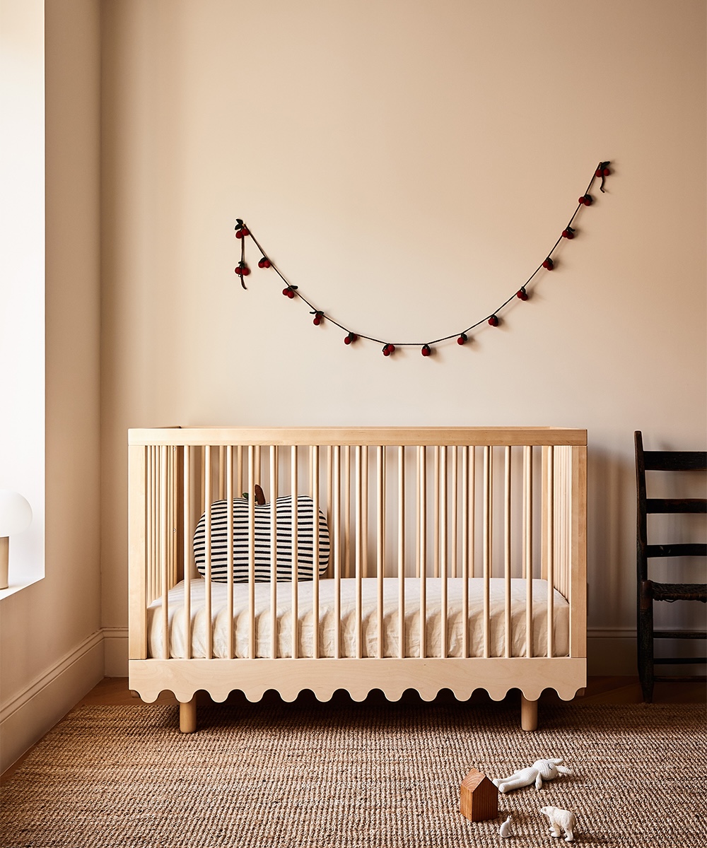 oeuf&#8\2\17;s moss crib can be converted into a toddler bed; it has a gre 26