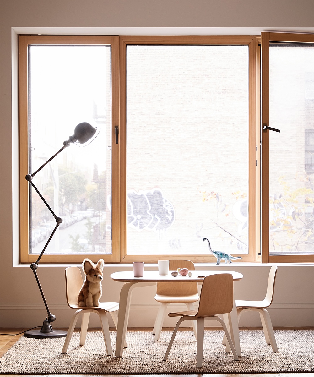 parts of the office are used for photographing oeuf&#8\2\17;s designs. show 25