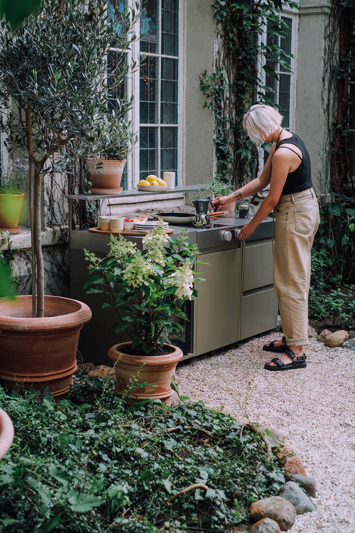 we recently toured st. oak: a stripped back holiday apartment by a creative pai 18