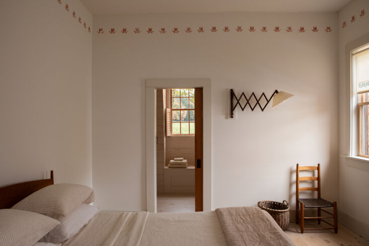 another space to sleep: the bedroom, upstairs from the restaurant. \2\20 24