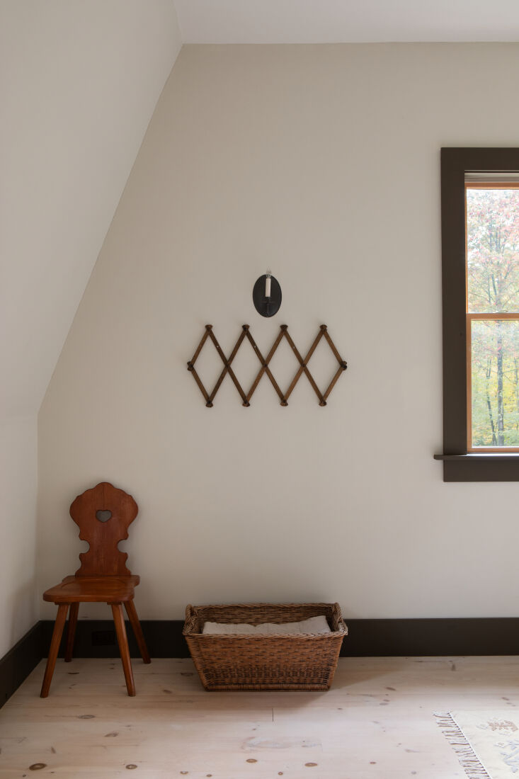 of running an inn, elizabeth writes: \2\20;the rhythms of running the gu 29