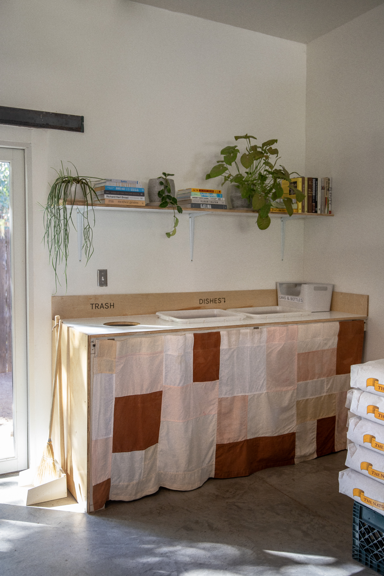 for curtains, mayme initially took a favorite remodelista approach and put canv 26