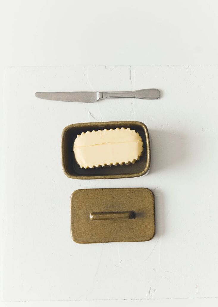 you&#8\2\17;ll want to linger over breakfast with this pretty butter dish ( 18