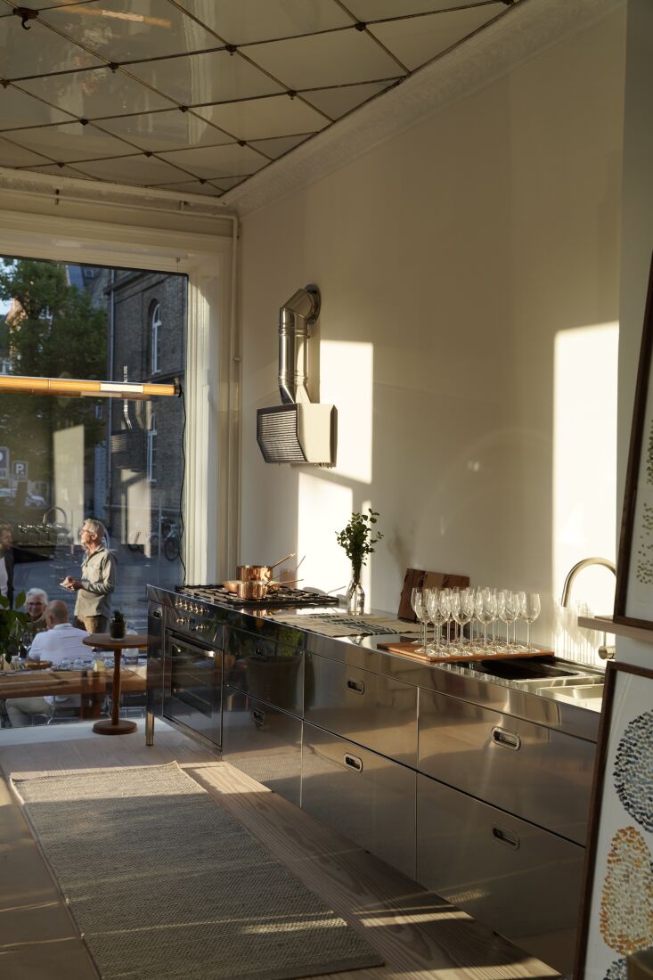 high nickel stainless is highly reflective, even in evening light. in the windo 27