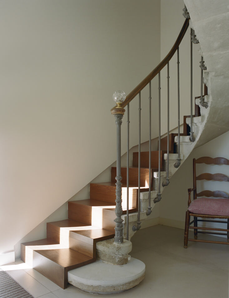 the original staircase is stone but was very worn in the center of each step so 19