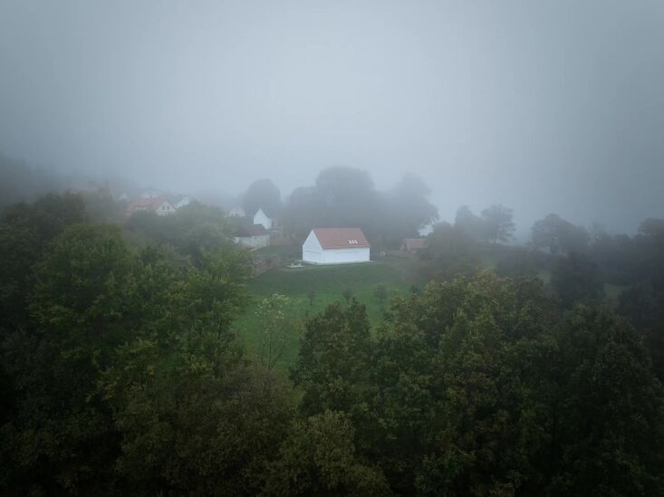 house oskar among the historic grounds. 33