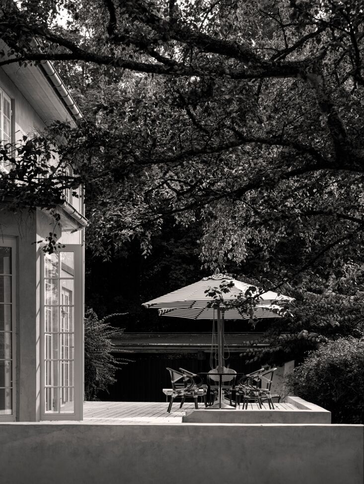 a view of the broad terrace. 40