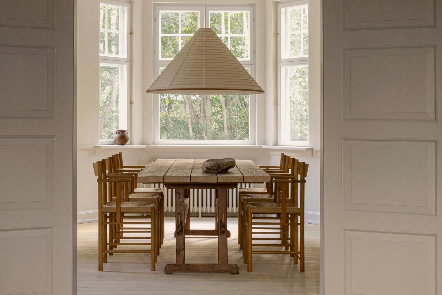 the walls throughout the house are finished in a custom palette of lime paint b 20