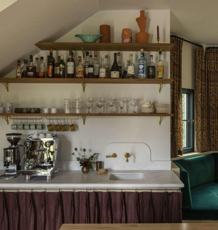 frances merrill of reath design in los angeles updated a \19\26 mediterranean h 26