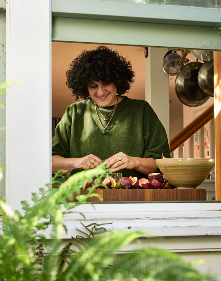 the cutting board is from the boardsmith. \2\20;i use it all day, every  21