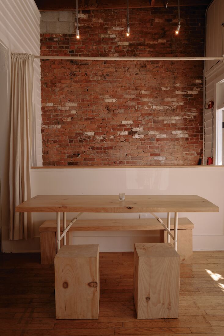 a utilitarian design by sean: \2\20;i needed a folding table that we cou 19