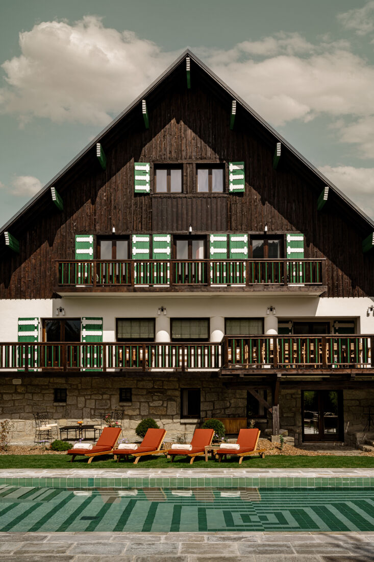 to celebrate the structure\2\17;s architectural significance, iconic hou 18