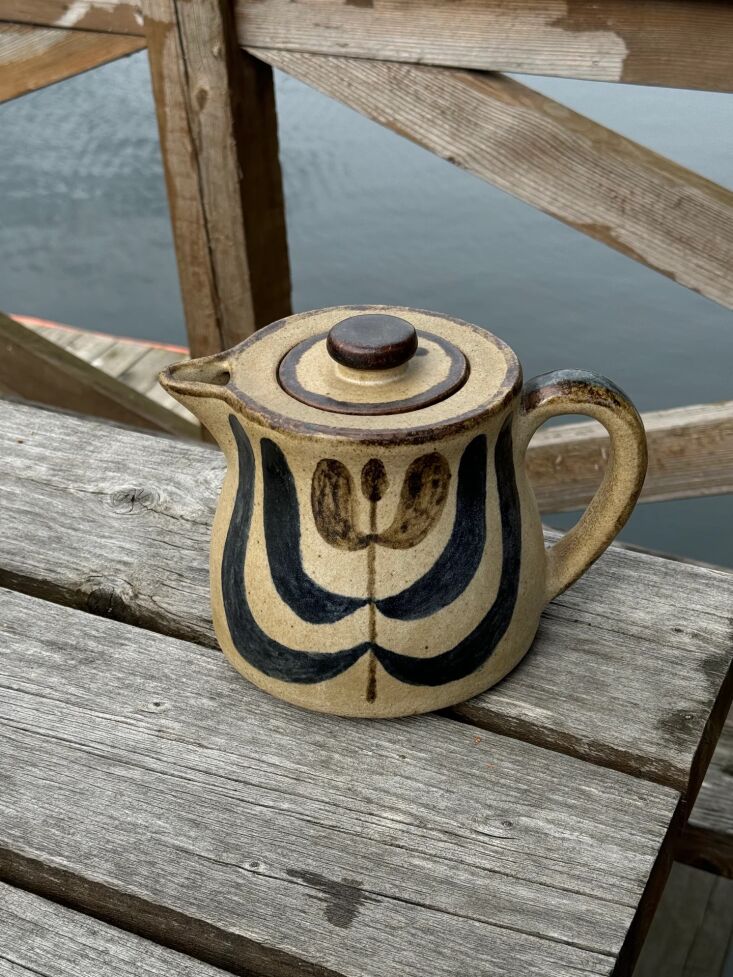 p.s. if sybil had a tea pot, it might look like this one: the vintage soholm la 14