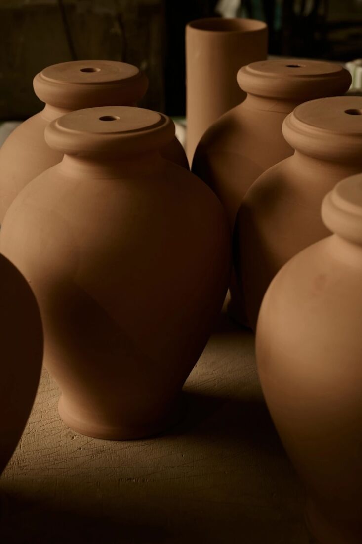 the collection includes two lamp bases—the tondo and alto (shown)—shaped an 18