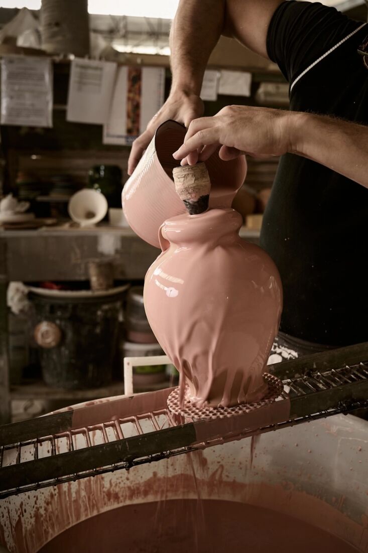 the glazing process of an alto lamp base in rosa. 20