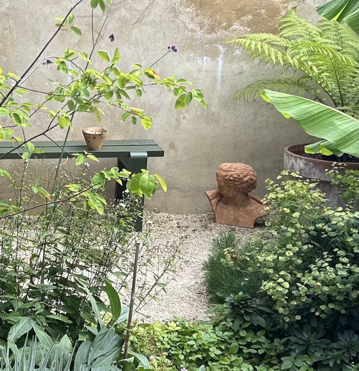 would you believe this secluded corner is just on the other side of a car park? 17