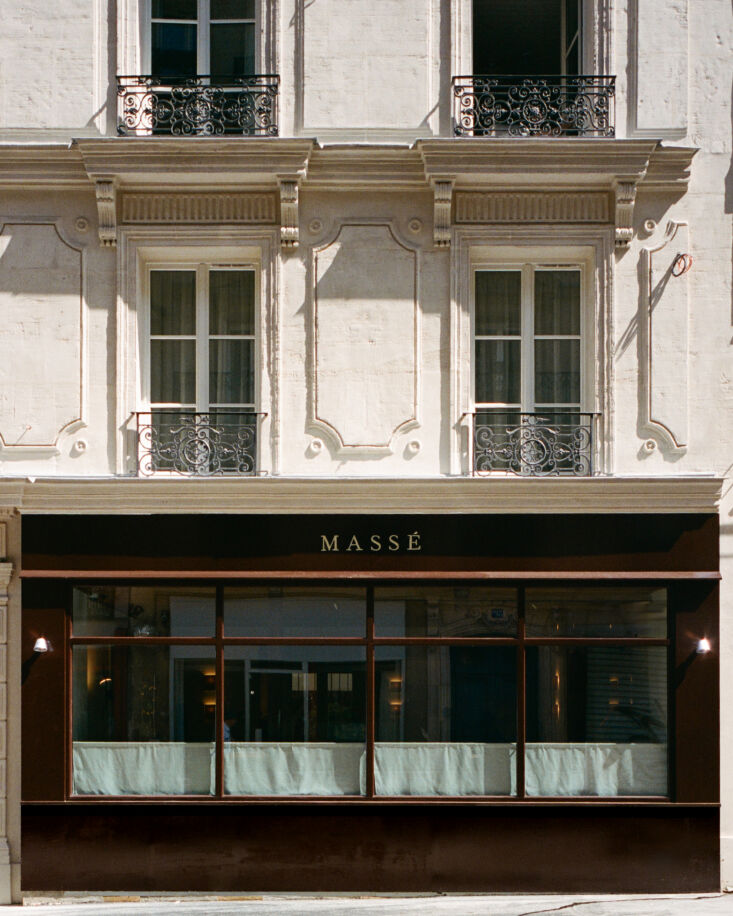 a view of the haussmann building at 3\2 bis rue victor massé in pigalle. 17