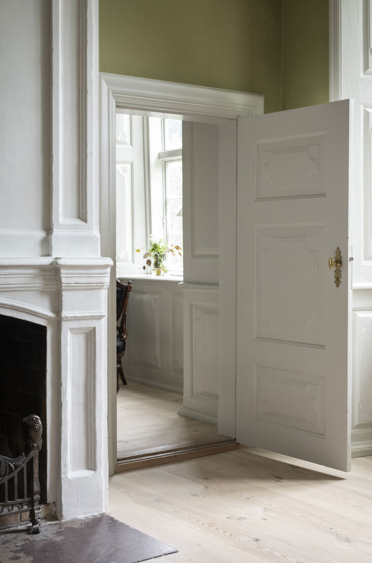 linseed oil paint was chosen for its durability and permeability, allowing old  24