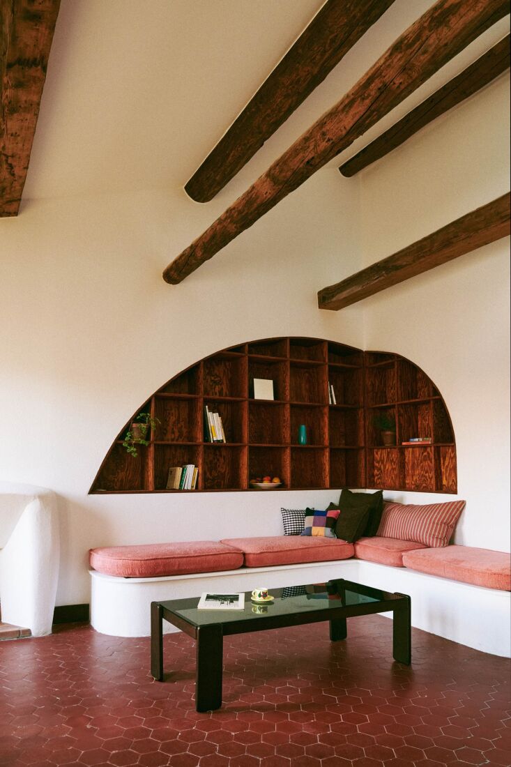 suleïma and antoine say original curves in the some of the apartments inspired 18