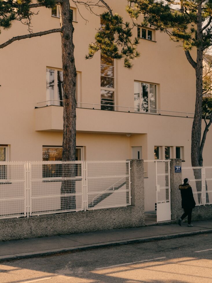 the exterior at 37 windmühlhöhe in vienna. the building is available to tour  30