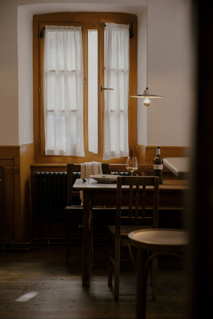 a gaststube is the german word for the shared parlor or communal living rooms o 28