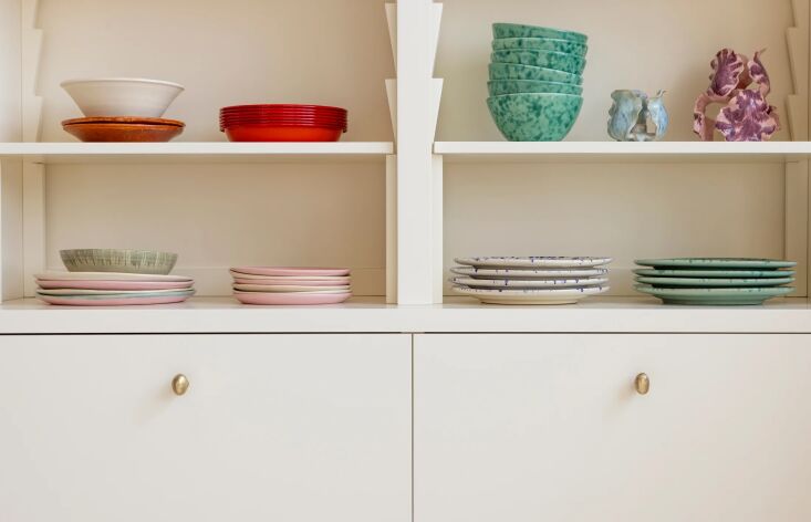 is that a demure oval shaped cabinet knob? no: it\2\17;s a potato knob,  19