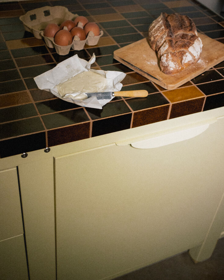 a closer look at the volcanic ash glazed tiles. 22