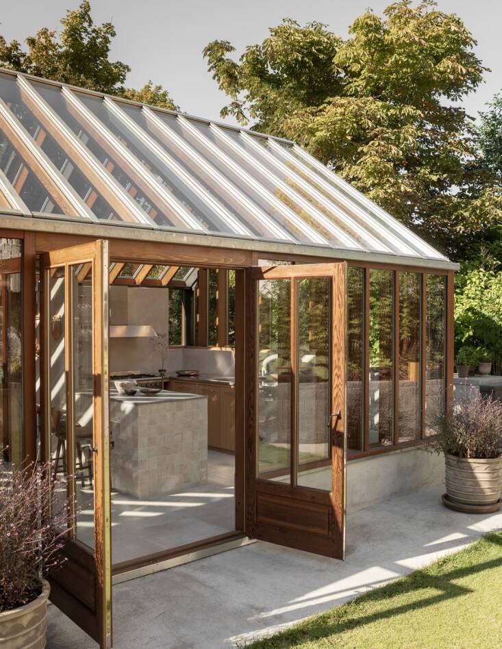 french doors welcome guests into the one room orangery, which has walls of ceda 17