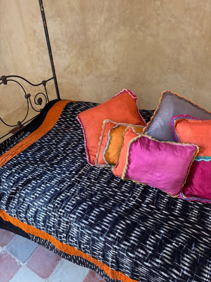 the aurelia/single ink drop quilt; \$740. 22