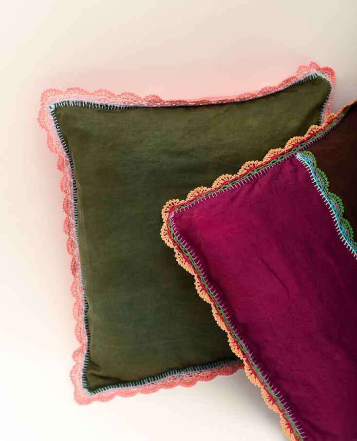 two versions of ophelia/pitaya; \$\16\1 for a 45 by 45 centimeter pillowslip. t 19