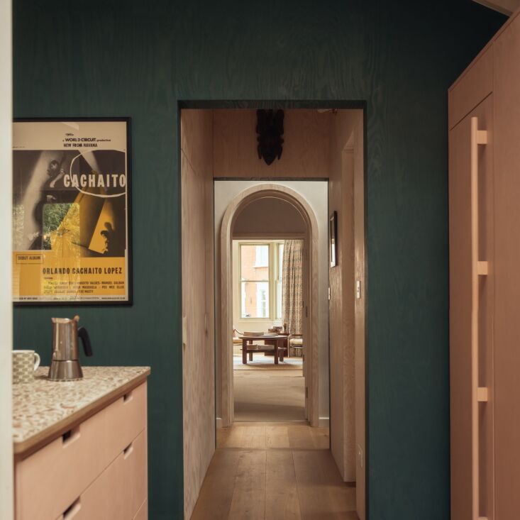 the living room and adjoining snug are an archway away. 25