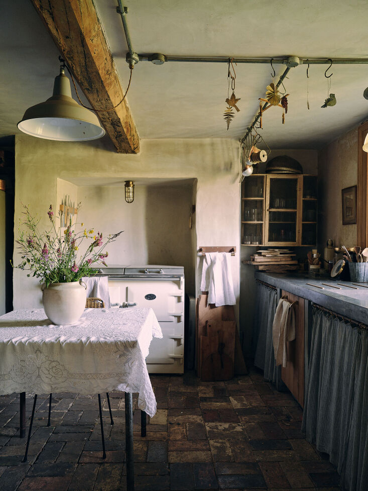 potter/photographer sarah maingot fell into a love of ceramics just before she  19