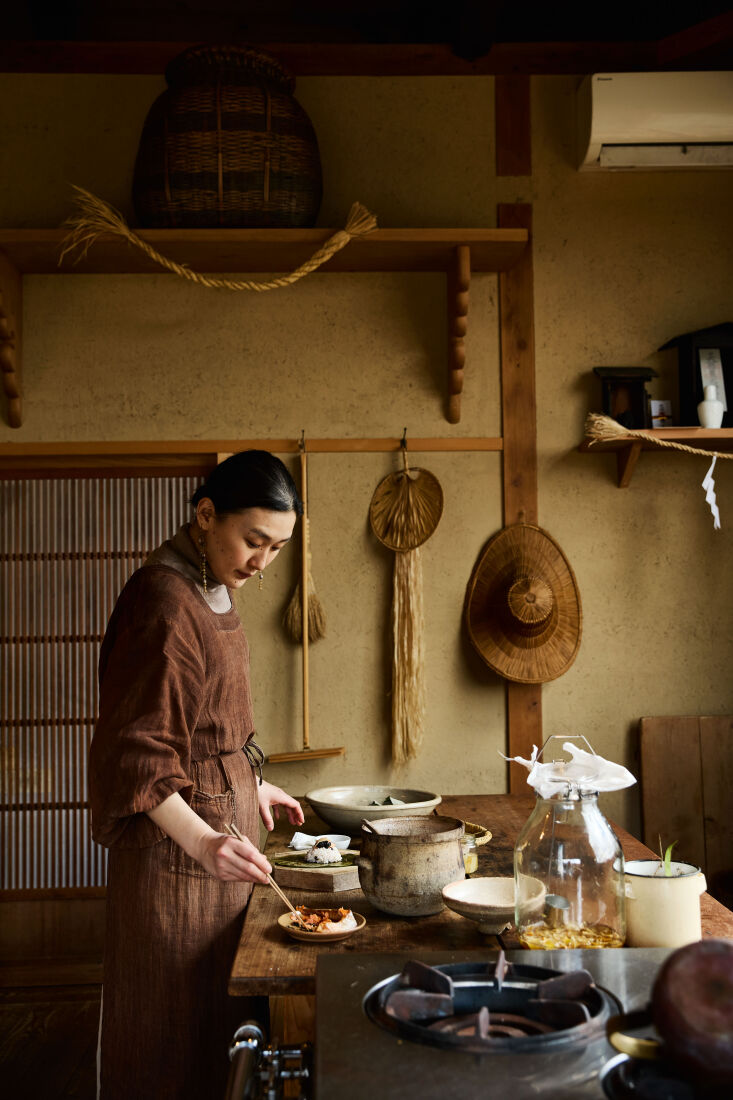 in mashiko, japan, there\2\17;s the cottage of antique dealer and furnit 18