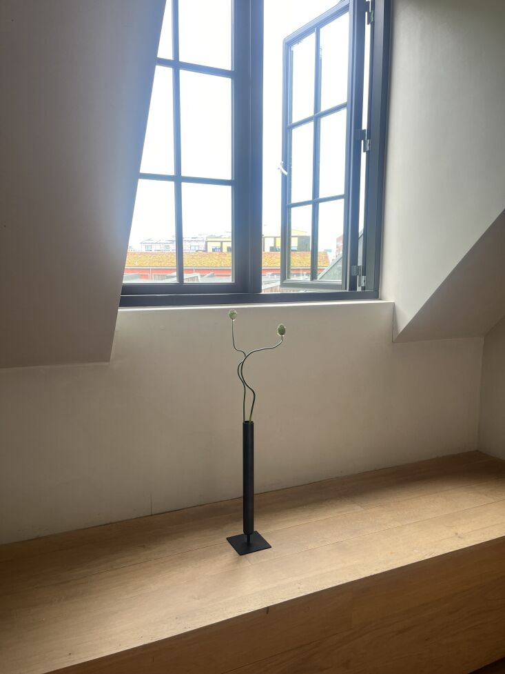 spotted at audo house: wiry, wonky stems far cooler than a whole bouquet. photo 31