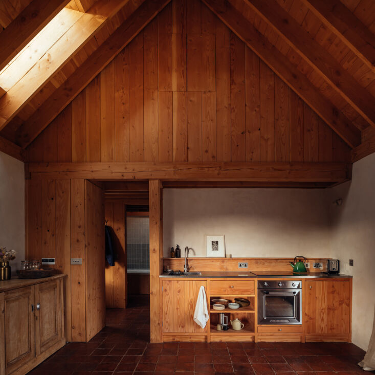 the architects worked with local carpenter chris richards on bespoke cabinetry  25