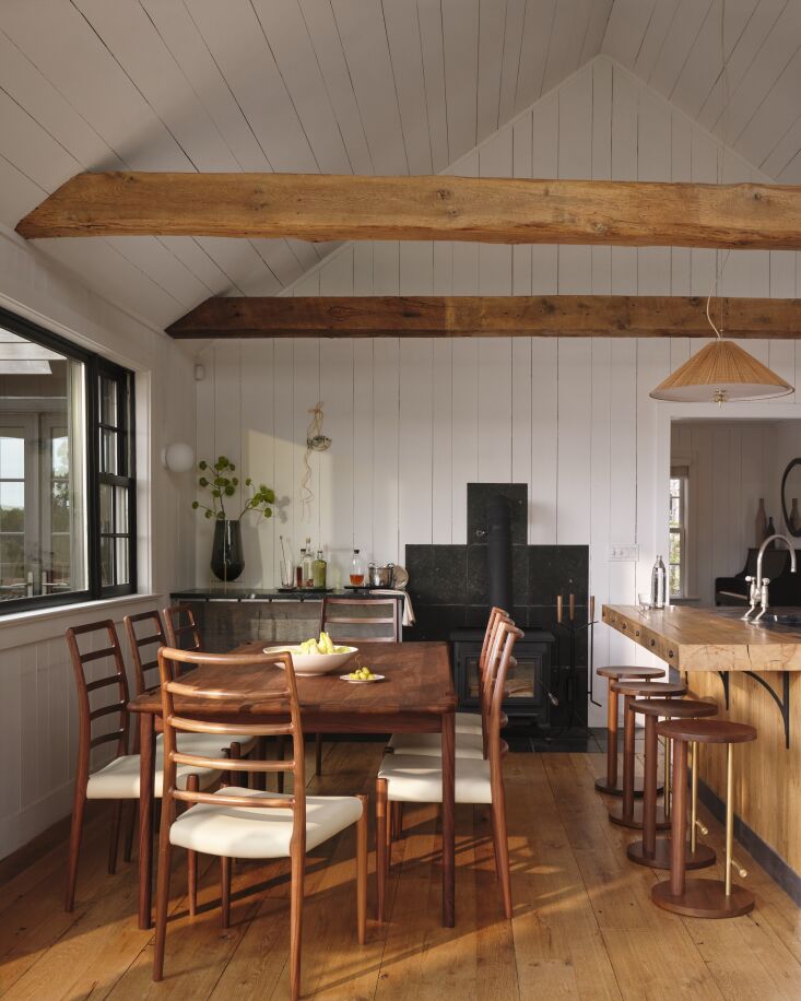 a j.l.møllers møbelfabrik otto dining table and moller model 8\2 side chair.  21